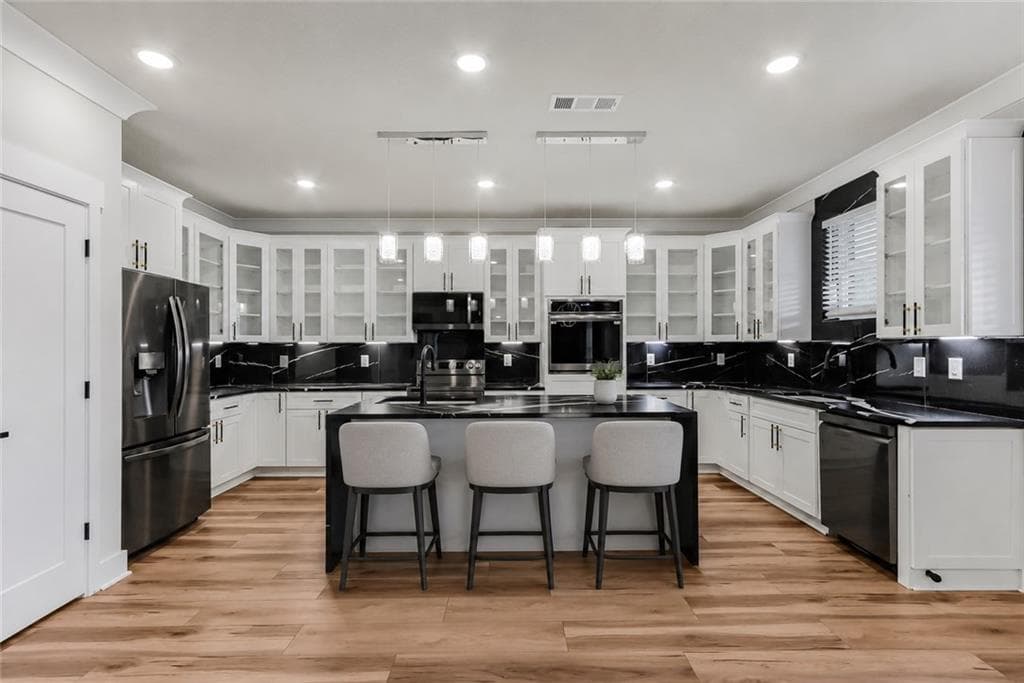 5 bedroom, 5 bathroom, 4,070 sq ft single family residence for sale at 392 Price Place, Norcross, GA 30071 — photo 2