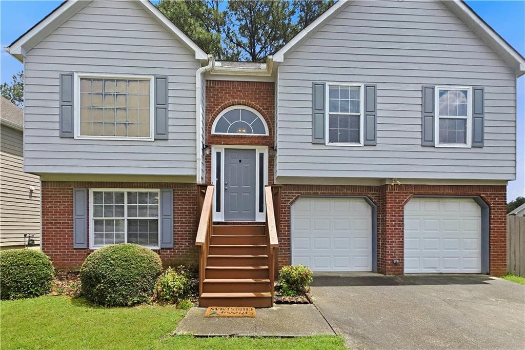 4 bedroom, 3 bathroom, 1,750 sq ft single family residence for rent at 3006 Mistymorn Trace, Powder Springs, GA 30127 for $2,000 a month — photo 2