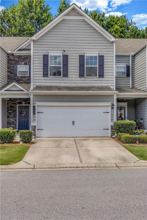 3 bedroom, 3 bathroom, 1,933 sq ft townhouse for sale at 411 Crescent Woode Drive, Dallas, GA 30157 — photo 1 of 30