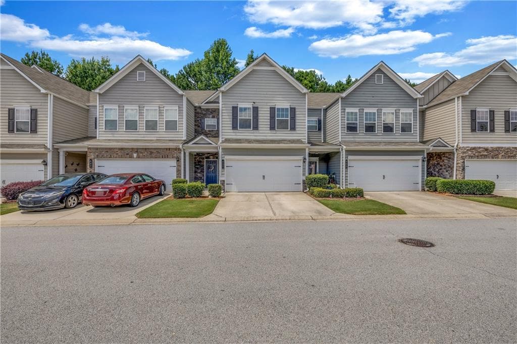 3 bedroom, 3 bathroom, 1,933 sq ft townhouse for sale at 411 Crescent Woode Drive, Dallas, GA 30157 — photo 2
