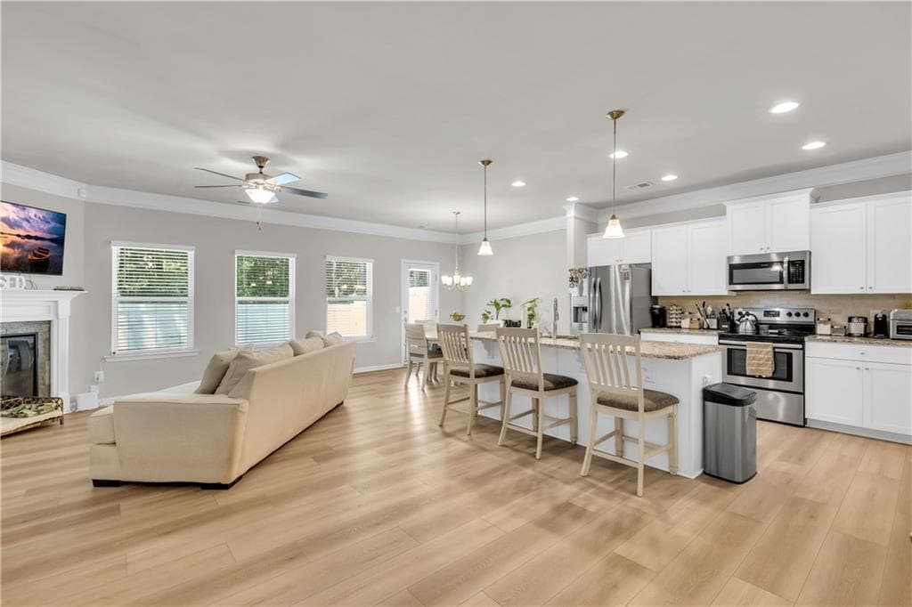 3 bedroom, 3 bathroom, 1,933 sq ft townhouse for sale at 411 Crescent Woode Drive, Dallas, GA 30157 — photo 5
