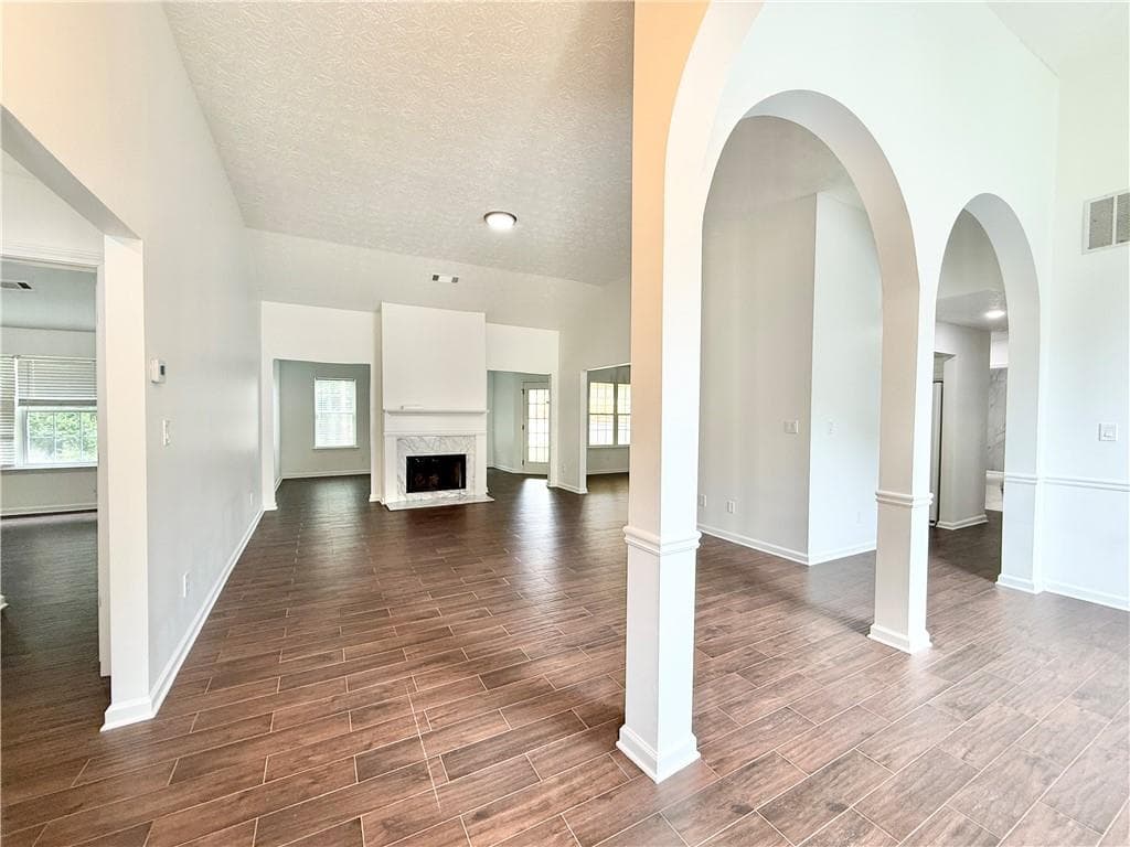 3 bedroom, 2 bathroom, 1,924 sq ft single family residence for sale at 917 Keldron Court, Lawrenceville, GA 30045 — photo 6