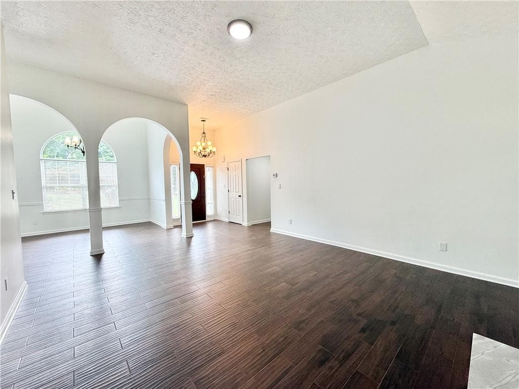 3 bedroom, 2 bathroom, 1,924 sq ft single family residence for sale at 917 Keldron Court, Lawrenceville, GA 30045 — photo 9