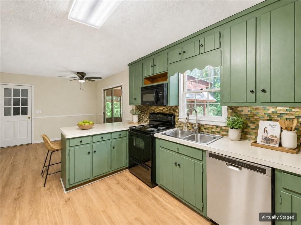 3 bedroom, 2 bathroom, 1,430 sq ft single family residence for sale at 509 River Lakeside Lane, Woodstock, GA 30188 — photo 3