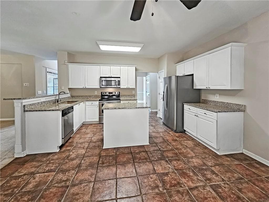 4 bedroom, 3 bathroom, 2,856 sq ft single family residence for rent at 4166 Havenwood Court, Kennesaw, GA 30144 for $2,750 a month — photo 9