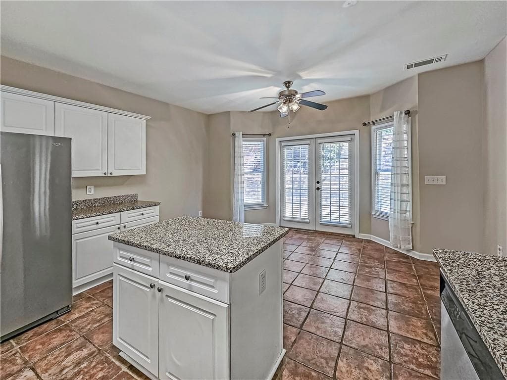 4 bedroom, 3 bathroom, 2,856 sq ft single family residence for rent at 4166 Havenwood Court, Kennesaw, GA 30144 for $2,750 a month — photo 10