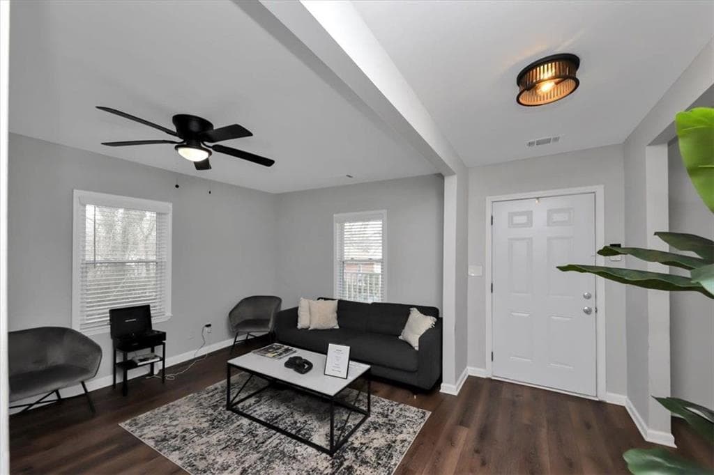 3 bedroom, 2 bathroom, 1,120 sq ft single family residence for sale at 984 Camilla Street, Atlanta, GA 30314 — photo 4