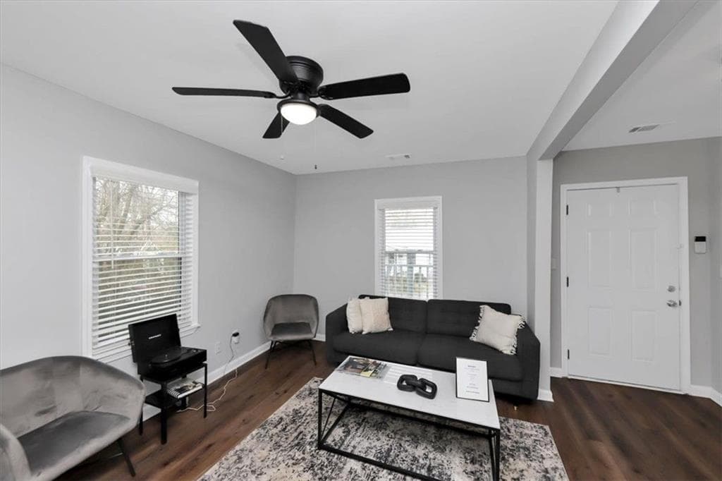 3 bedroom, 2 bathroom, 1,120 sq ft single family residence for sale at 984 Camilla Street, Atlanta, GA 30314 — photo 7