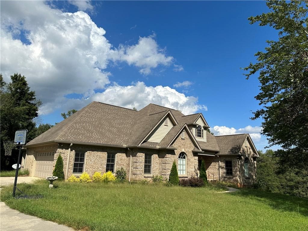 5 bedroom, 3 bathroom, 5,476 sq ft single family residence for rent at 6030 Matt Highway, Cumming, GA 30028 for $3,500 a month — photo 2