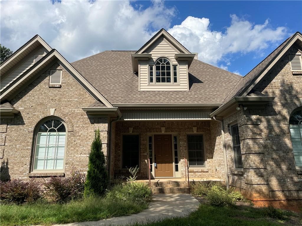 5 bedroom, 3 bathroom, 5,476 sq ft single family residence for rent at 6030 Matt Highway, Cumming, GA 30028 for $3,500 a month — photo 3
