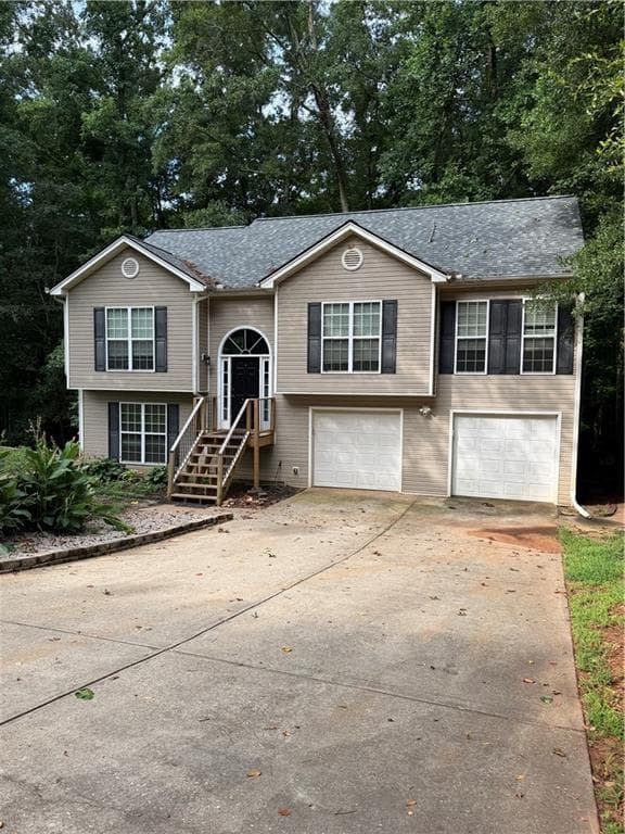 4 bedroom, 3 bathroom, 2,132 sq ft single family residence for sale at 2023 Emerald Pointe Drive, Winder, GA 30680 — photo 2