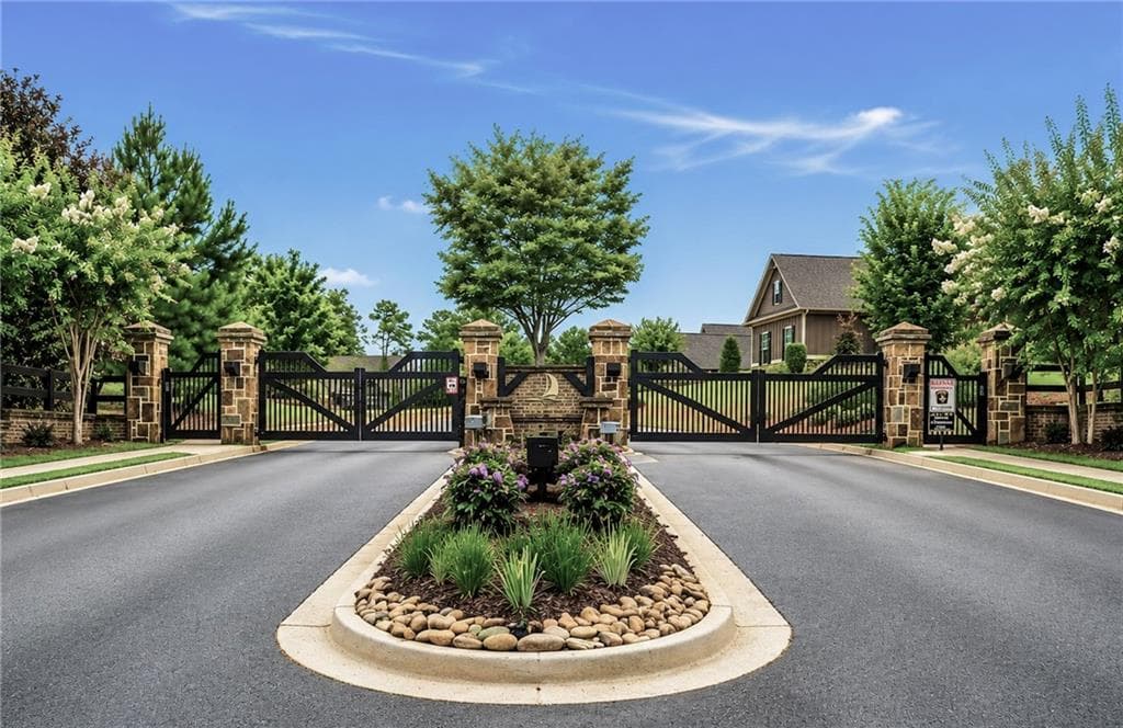 5 bedroom, 4 bathroom, 3,158 sq ft single family residence for sale at 5455 Fishermans Cove, Gainesville, GA 30506 — photo 4