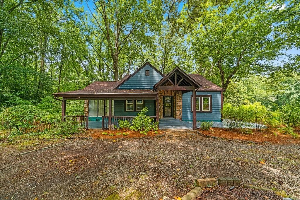 3 bedroom, 2 bathroom, 1,657 sq ft single family residence sold at 104 Olive Springs Place, Marietta, GA 30060