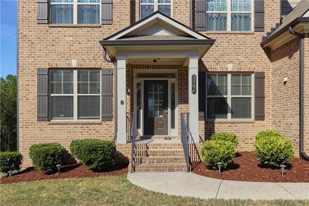 5 bedroom, 4 bathroom, 3,618 sq ft single family residence for rent at 3204 Ivy Farm Path, Buford, GA 30519 for $3,200 a month — photo 2