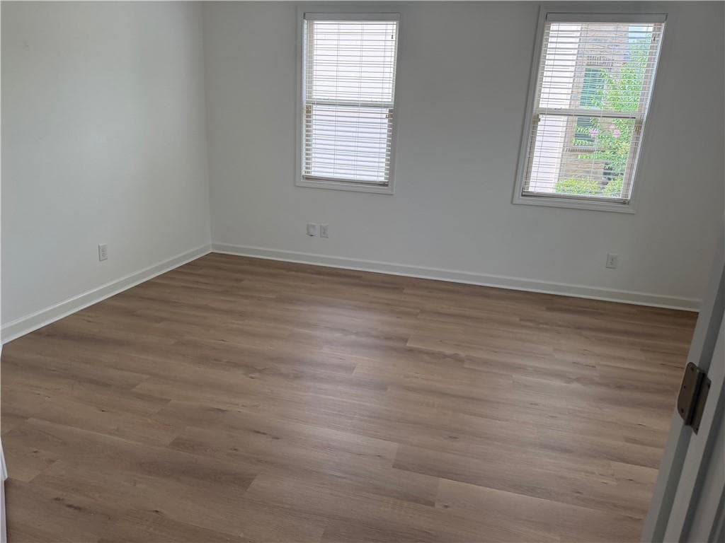 6 bedroom, 4 bathroom, 3,272 sq ft single family residence for rent at 325 Cranbrooke Circle, Suwanee, GA 30024 for $3,600 a month — photo 4