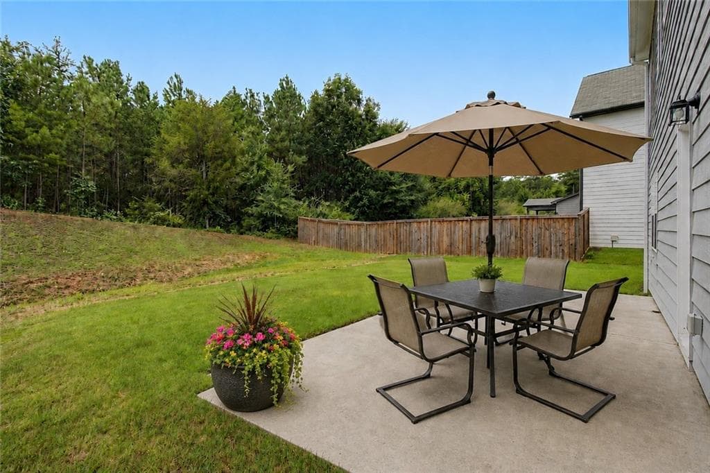 4 bedroom, 3 bathroom, 2,541 sq ft single family residence for sale at 166 Graham Circle, Adairsville, GA 30103 — photo 2