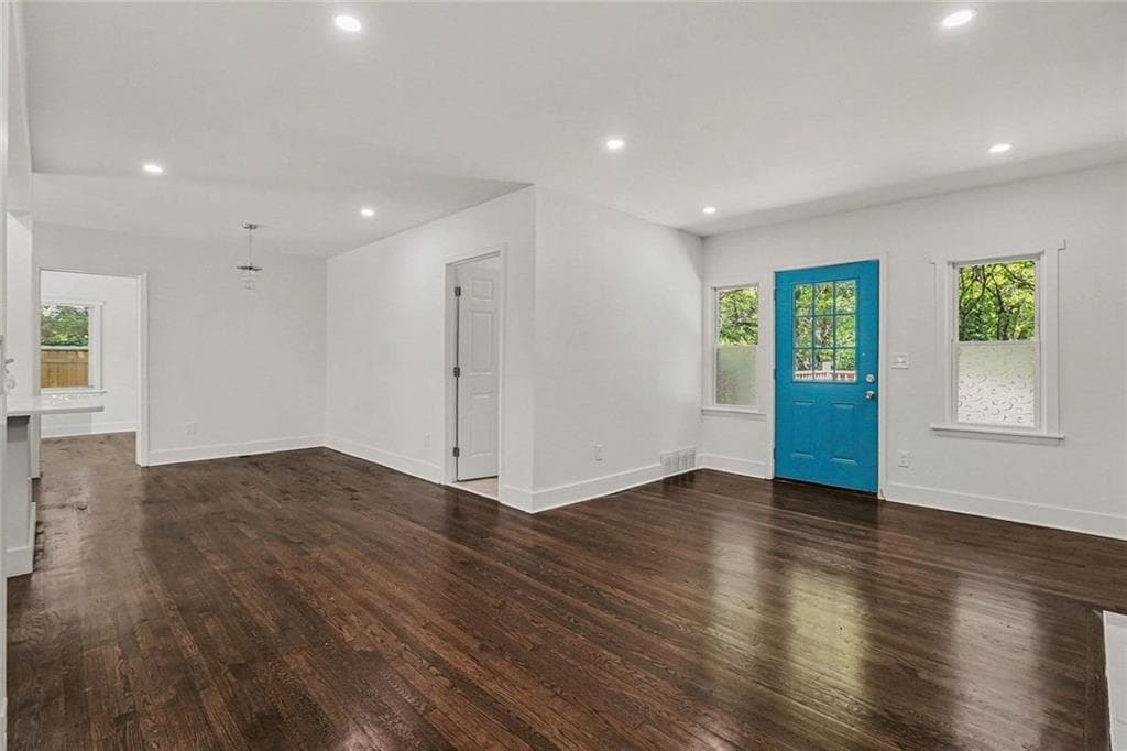 3 bedroom, 2 bathroom, 1,330 sq ft single family residence for sale at 1680 Fairbanks Street, Atlanta, GA 30310 — photo 6