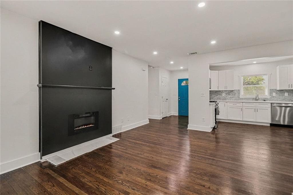 3 bedroom, 2 bathroom, 1,330 sq ft single family residence for sale at 1680 Fairbanks Street, Atlanta, GA 30310 — photo 7