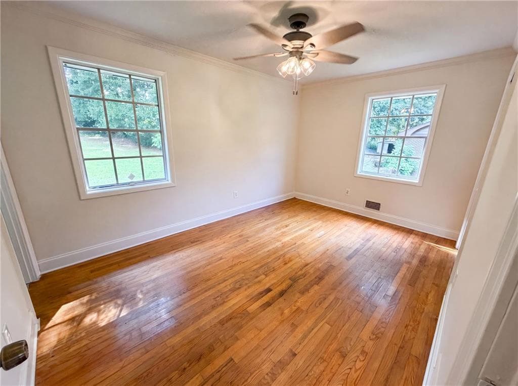 4 bedroom, 1 bathroom, 1,300 sq ft single family residence under contract at 1375 S Hicks Circle, Conyers, GA 30012 — photo 4