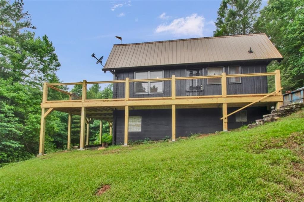 2 bedroom, 2 bathroom, 1,044 sq ft single family residence under contract at 265 Holly Hill Road, Suches, GA 30572 — photo 3