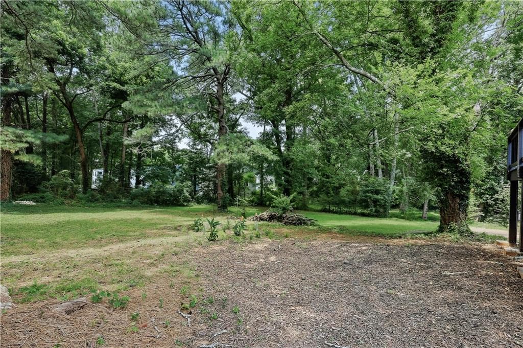 3 bedroom, 3 bathroom, 1,450 sq ft single family residence under contract at 987 Lawton Street, Atlanta, GA 30310 — photo 8