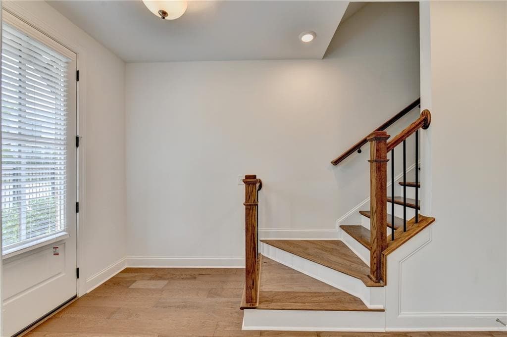 3 bedroom, 4 bathroom, 2,000 sq ft townhouse for sale at 603 Millcroft Boulevard, Buford, GA 30518 — photo 4