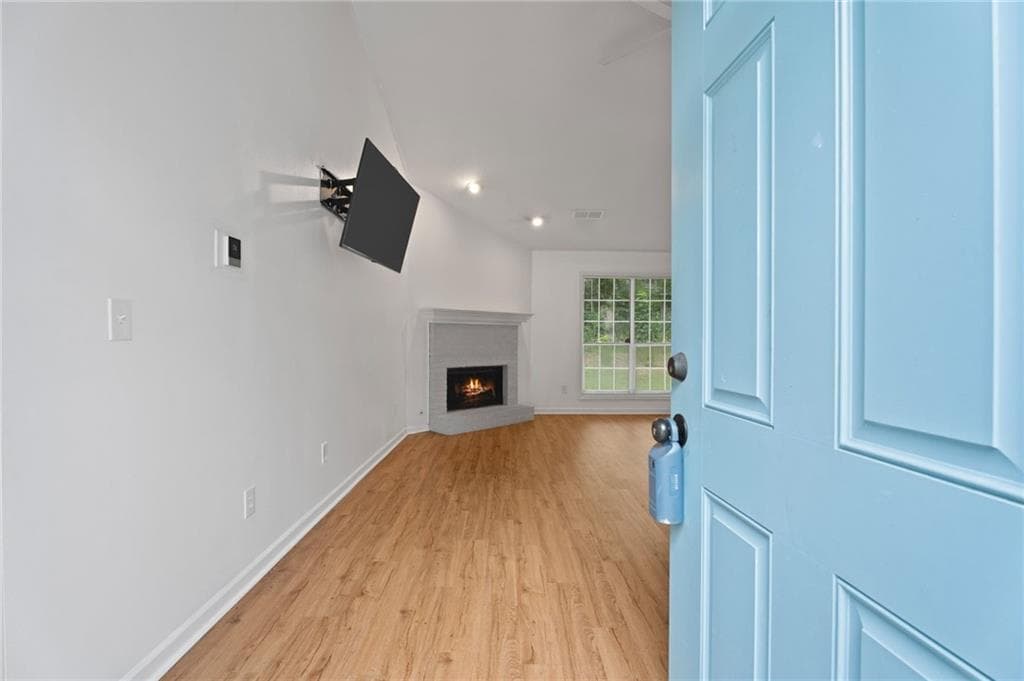 3 bedroom, 2 bathroom, 1,643 sq ft single family residence for sale at 7745 Antebellum Lane, Riverdale, GA 30274 — photo 4