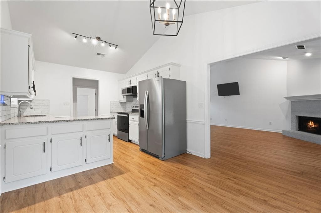 3 bedroom, 2 bathroom, 1,643 sq ft single family residence for sale at 7745 Antebellum Lane, Riverdale, GA 30274 — photo 9