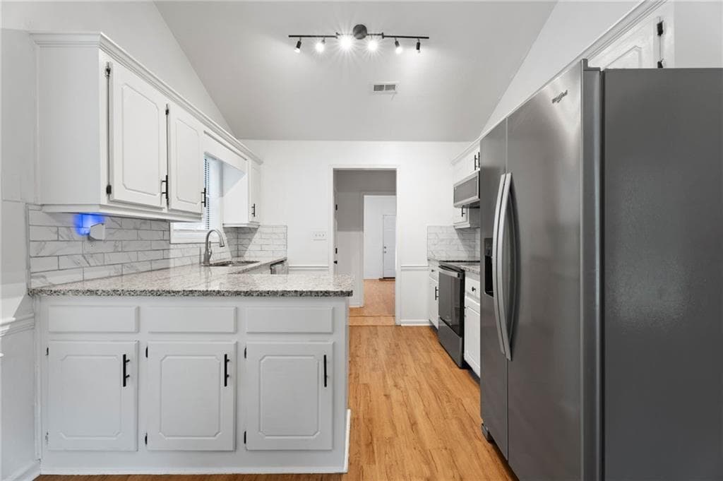 3 bedroom, 2 bathroom, 1,643 sq ft single family residence for sale at 7745 Antebellum Lane, Riverdale, GA 30274 — photo 10