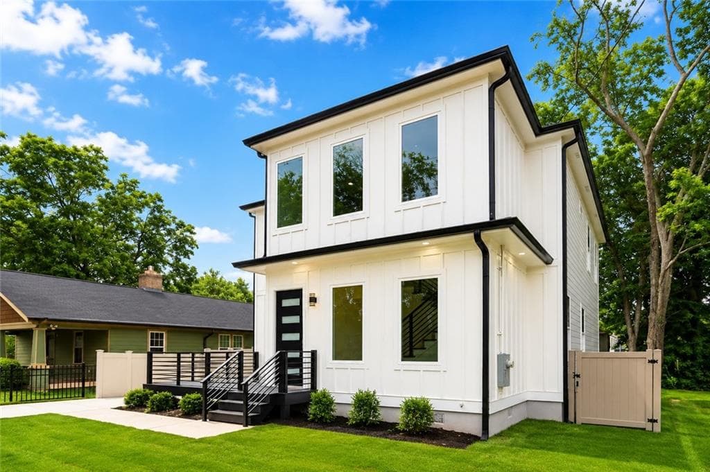 4 bedroom, 3 bathroom, 2,500 sq ft single family residence for sale at 1643 Walker Avenue, Atlanta, GA 30337 — photo 2