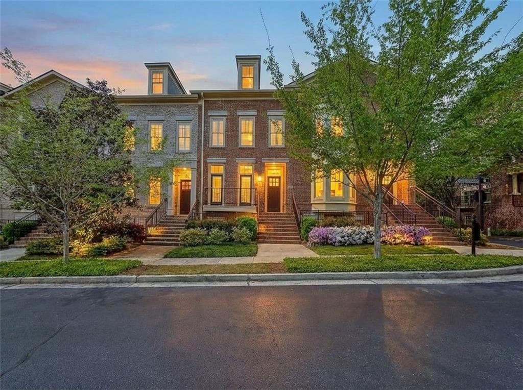 4 bedroom, 5 bathroom, 2,425 sq ft townhouse for sale at 302 Riversgate Drive 55, Atlanta, GA 30339