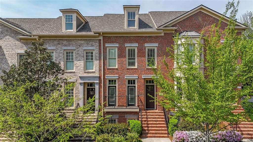 4 bedroom, 5 bathroom, 2,425 sq ft townhouse for sale at 302 Riversgate Drive 55, Atlanta, GA 30339 — photo 3