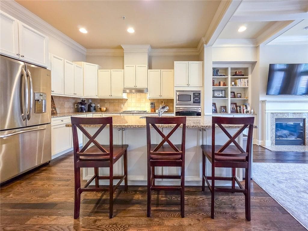 4 bedroom, 5 bathroom, 2,425 sq ft townhouse for sale at 302 Riversgate Drive 55, Atlanta, GA 30339 — photo 7