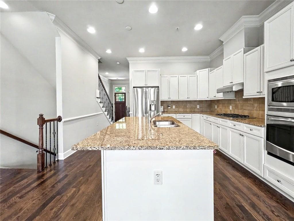 4 bedroom, 5 bathroom, 2,425 sq ft townhouse for sale at 302 Riversgate Drive 55, Atlanta, GA 30339 — photo 9