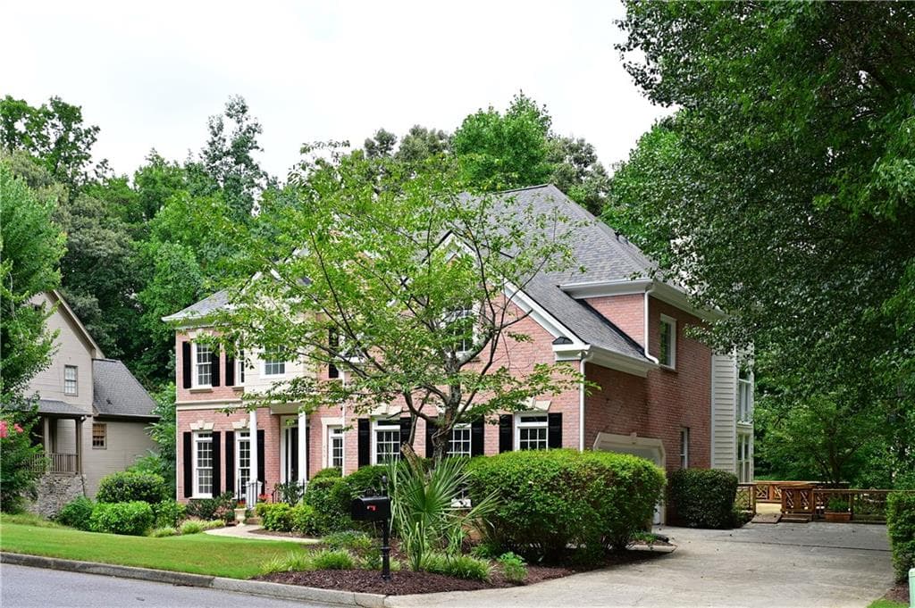 6 bedroom, 5 bathroom, 5,130 sq ft single family residence for sale at 430 Arborshade Trace, Duluth, GA 30097 — photo 2