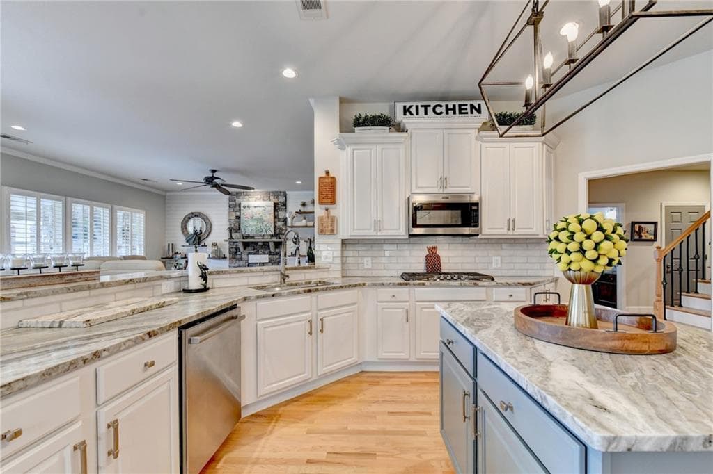 4 bedroom, 3 bathroom, 3,536 sq ft single family residence for sale at 5340 Old Haven Court, Cumming, GA 30041 — photo 7