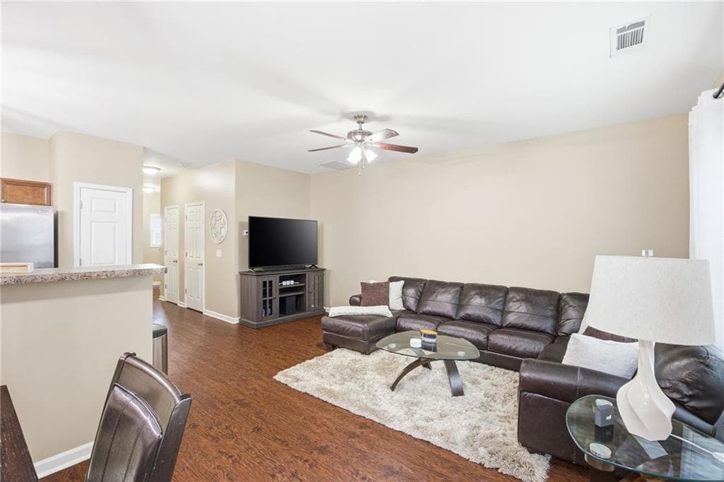 3 bedroom, 3 bathroom, 1,540 sq ft townhouse under contract at 536 Oakside Place, Acworth, GA 30102 — photo 5