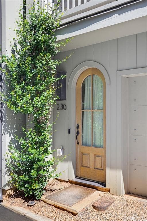 2 bedroom, 3 bathroom, 1,264 sq ft townhouse for sale at 230 Colebrook Street, Atlanta, GA 30307 — photo 4