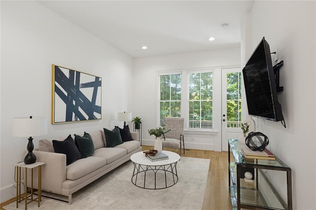 2 bedroom, 3 bathroom, 1,264 sq ft townhouse for sale at 230 Colebrook Street, Atlanta, GA 30307 — photo 6