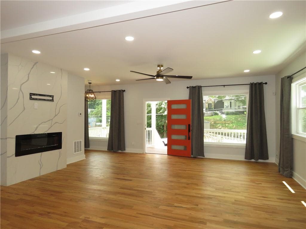 4 bedroom, 3 bathroom, 2,402 sq ft single family residence for sale at 1819 Avon Avenue, Atlanta, GA 30311 — photo 6
