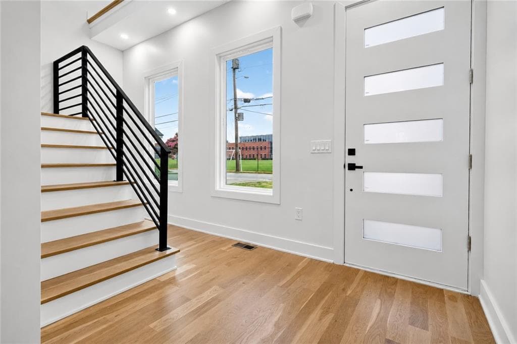 4 bedroom, 3 bathroom, 2,500 sq ft single family residence for sale at 1643 Walker Avenue, Atlanta, GA 30337 — photo 4