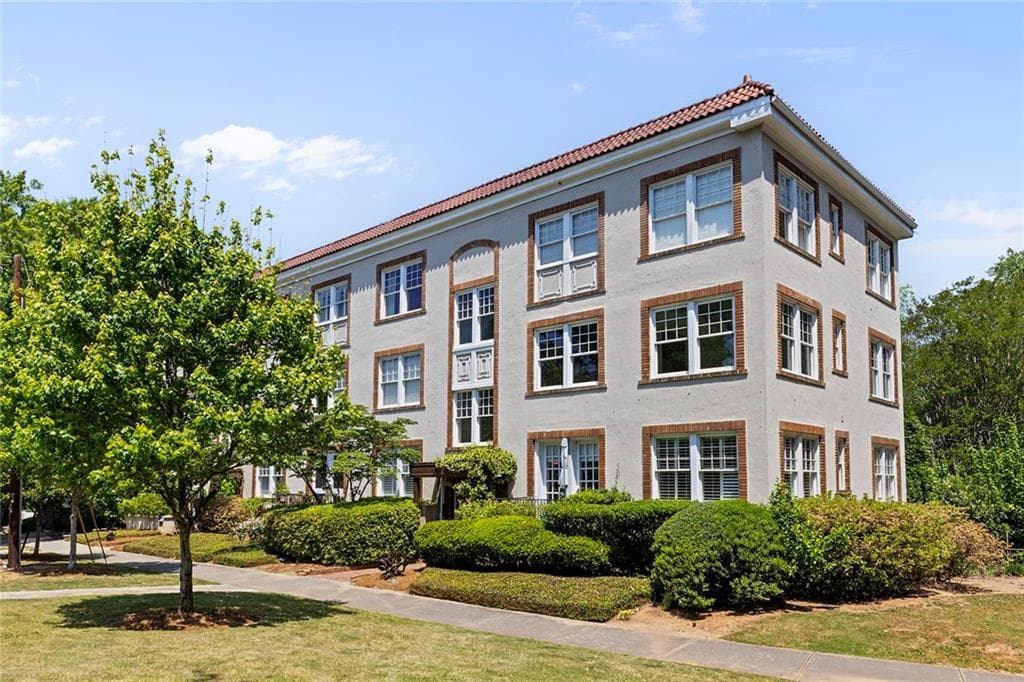 2 bedroom, 1 bathroom, 1,050 sq ft condominium for rent at 7 Park Lane J, Atlanta, GA 30309 for $2,650 a month — photo 3