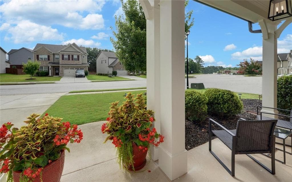 4 bedroom, 3 bathroom, 2,317 sq ft single family residence for sale at 4323 Clubside Drive, Gainesville, GA 30504 — photo 3