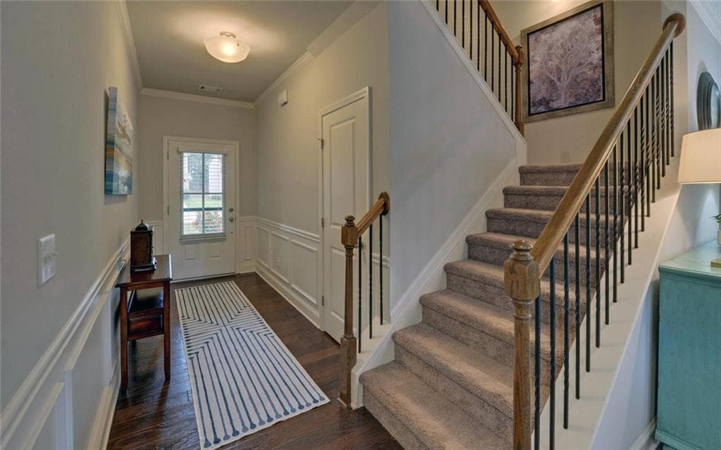 4 bedroom, 3 bathroom, 2,317 sq ft single family residence for sale at 4323 Clubside Drive, Gainesville, GA 30504 — photo 5