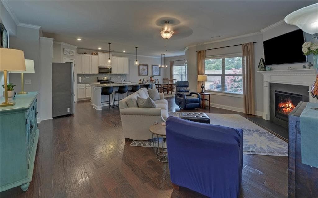 4 bedroom, 3 bathroom, 2,317 sq ft single family residence for sale at 4323 Clubside Drive, Gainesville, GA 30504 — photo 7