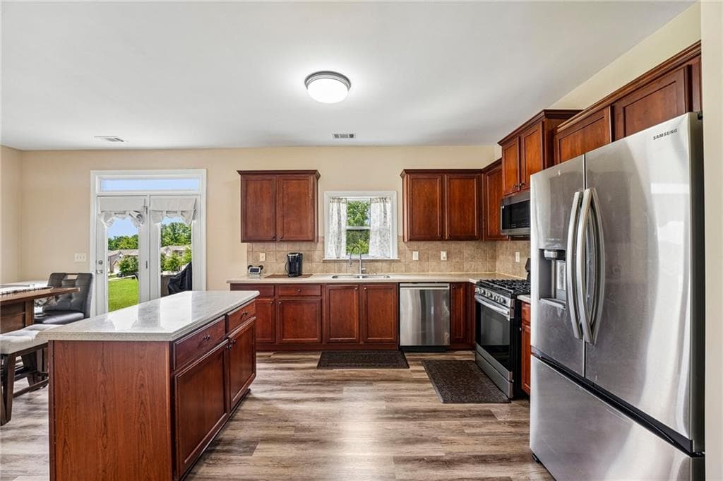 4 bedroom, 3 bathroom, 2,701 sq ft single family residence under contract at 80 Leyland Crossing, Dallas, GA 30132 — photo 5