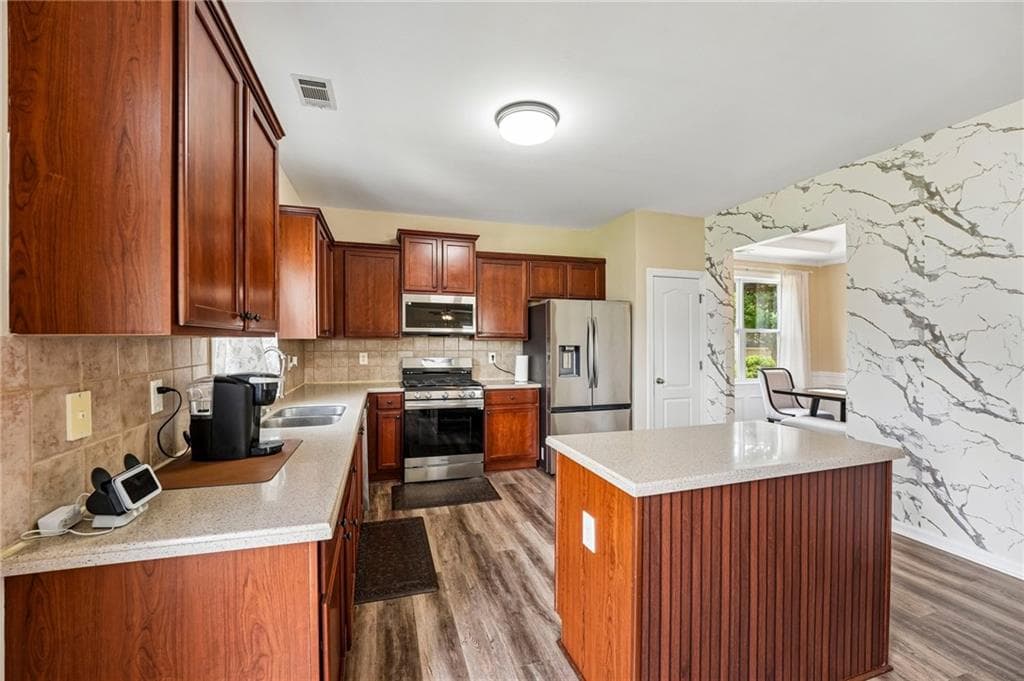 4 bedroom, 3 bathroom, 2,701 sq ft single family residence under contract at 80 Leyland Crossing, Dallas, GA 30132 — photo 6