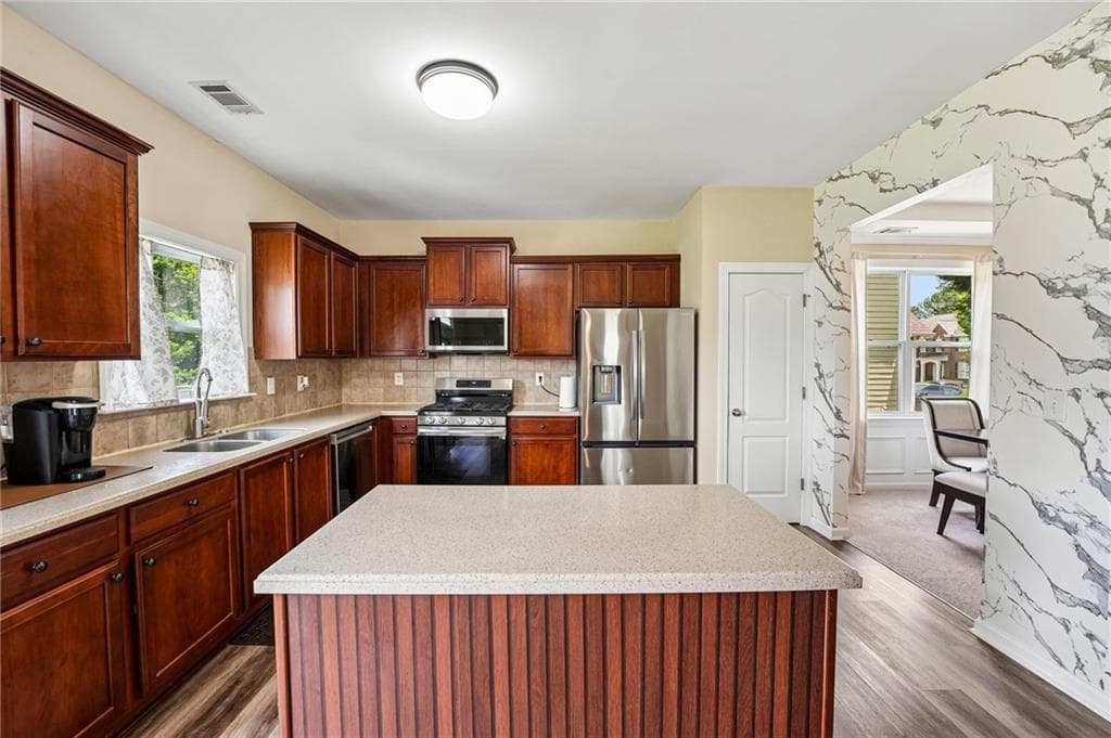 4 bedroom, 3 bathroom, 2,701 sq ft single family residence under contract at 80 Leyland Crossing, Dallas, GA 30132 — photo 7