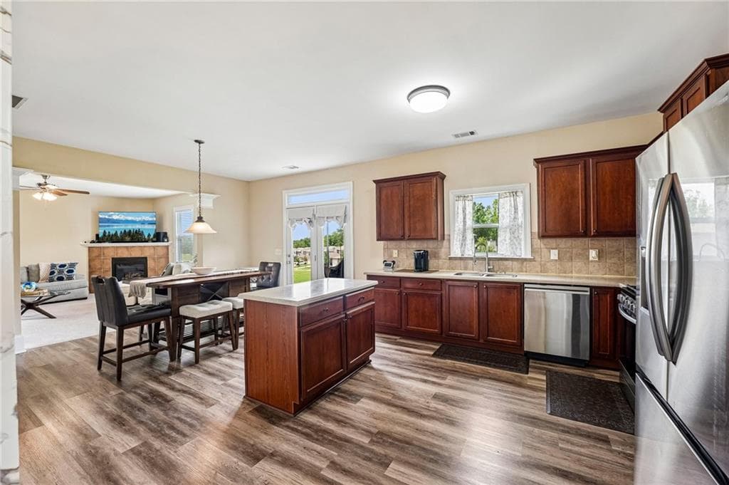 4 bedroom, 3 bathroom, 2,701 sq ft single family residence under contract at 80 Leyland Crossing, Dallas, GA 30132 — photo 8