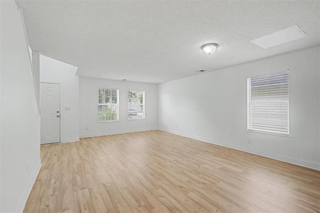 4 bedroom, 3 bathroom, 2,382 sq ft single family residence for sale at 1012 Sycamore Lane, Villa Rica, GA 30180 — photo 8
